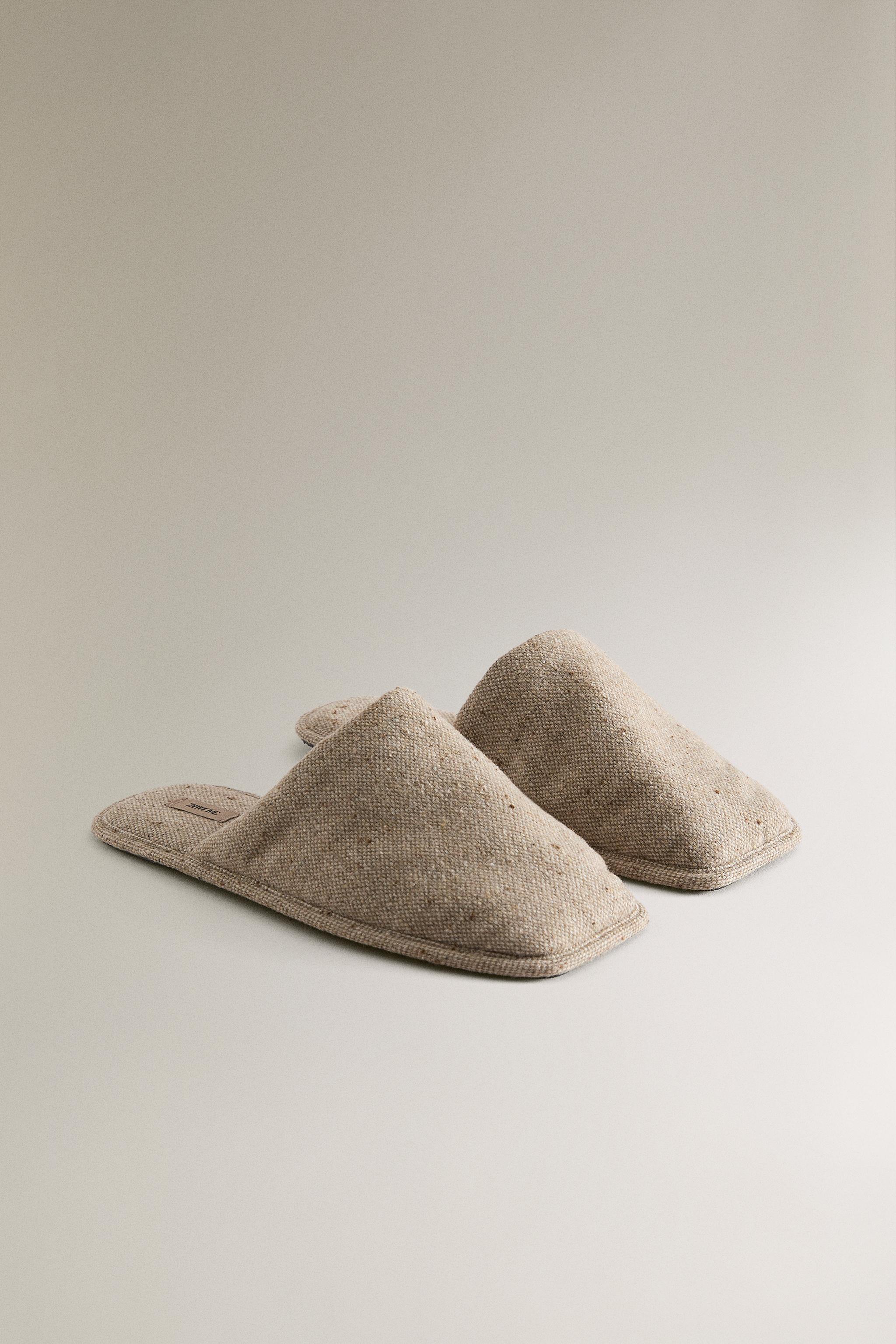 WARM FABRIC SLIPPERS